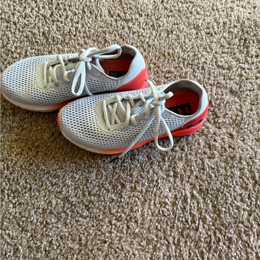 Under Armour Kids Sneakers in White and Red - Picture 7 of 8